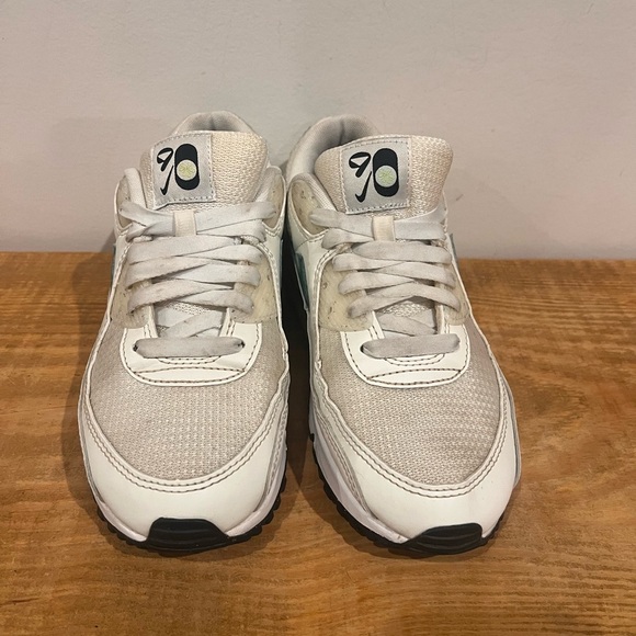 Nike air max 90 SE summit white Neptune green running sneaker shoes Euc sz7.5 - Picture 9 of 9